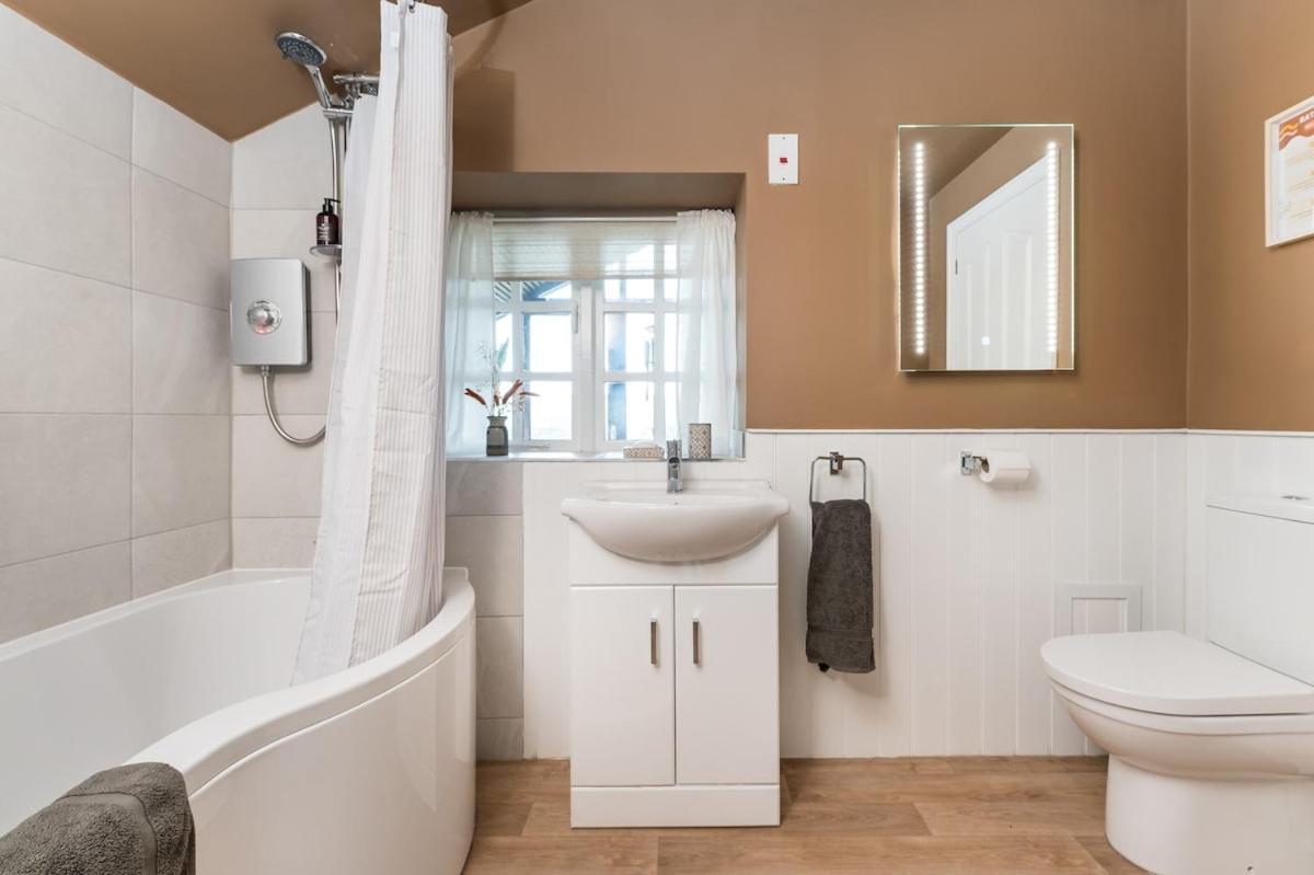Central Malham Wellbeing Escape Hot Tub & Studio Dış mekan fotoğraf
